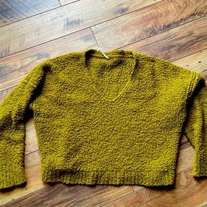 Free People v neck cropped sweater